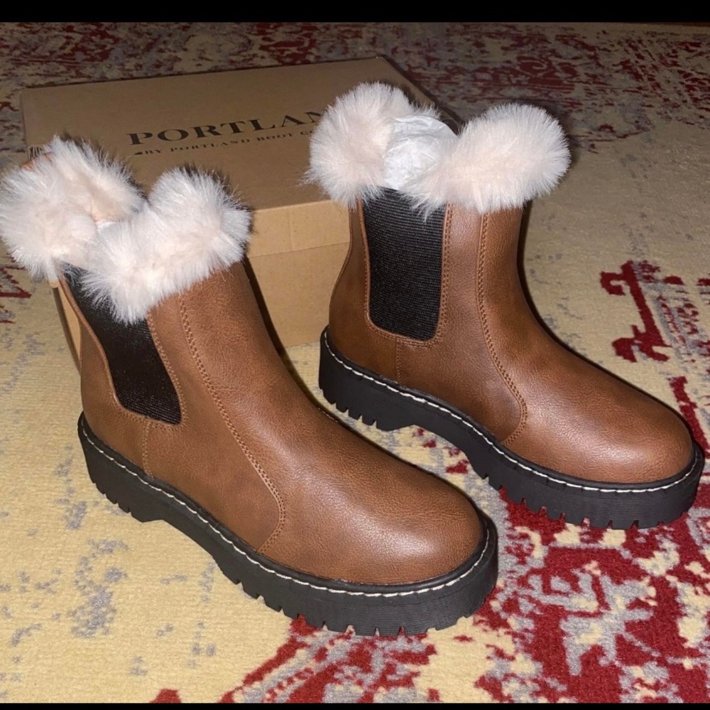 ‘’SOLD ‘’Portland Boot Company Fur Trim Chelsea Boot